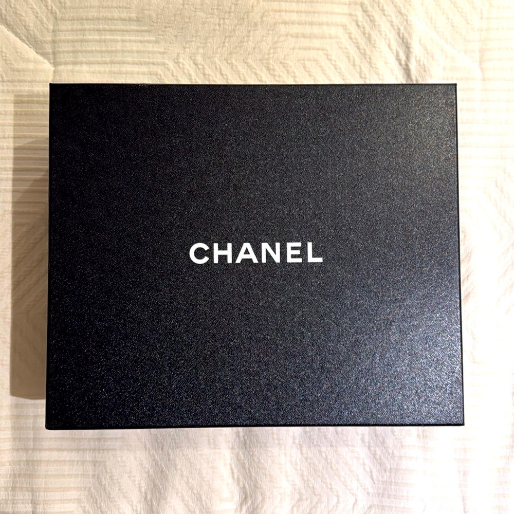 Chanel new bow sandals - Picture 17 of 17